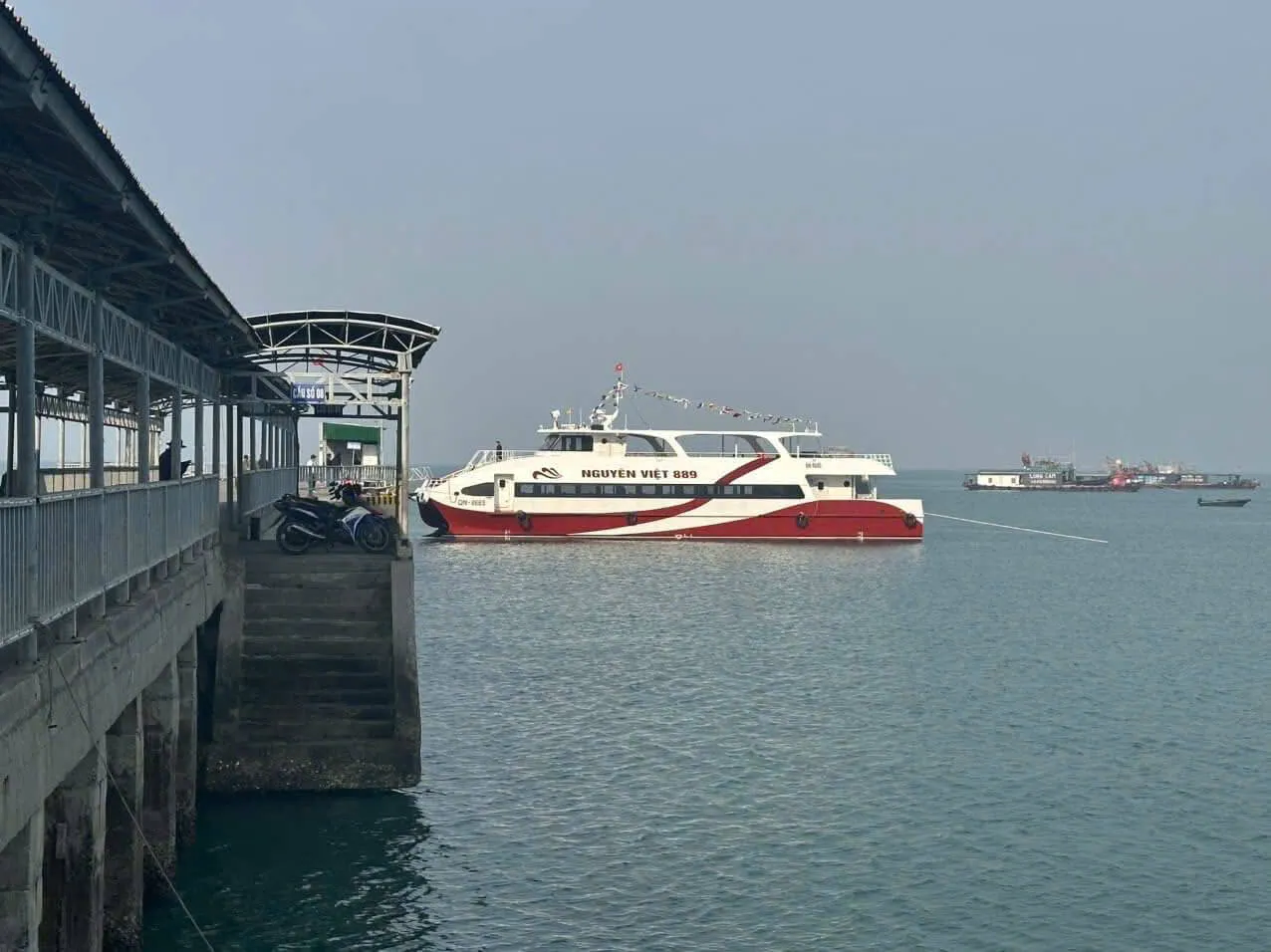 Cảng Cái Rồng